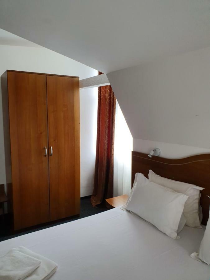 Tranzitrooms Bucharest Exterior photo